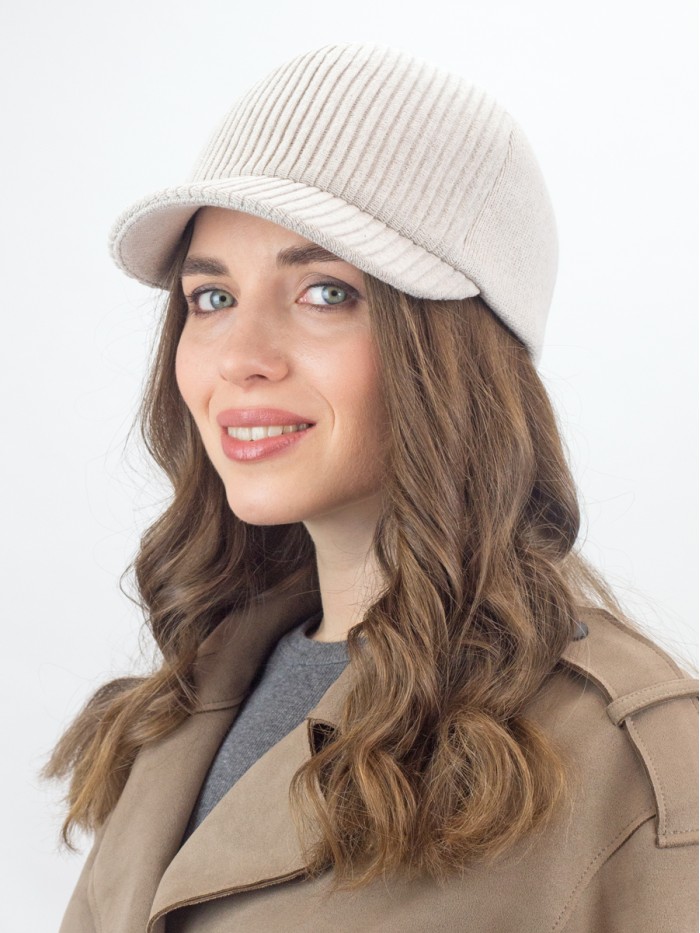 Бейсболка с оригинальной рельефной вязкой светло-бежевого  цвета Д-11Т-2