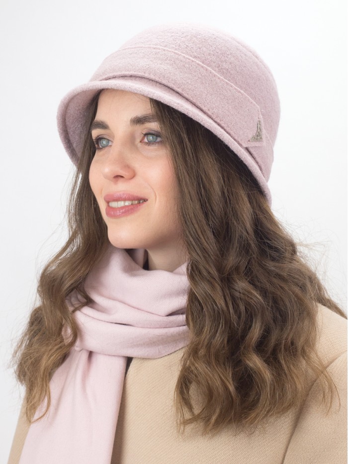 Демисезонная шляпа с элегантным декором кремового цвета Д-251/2