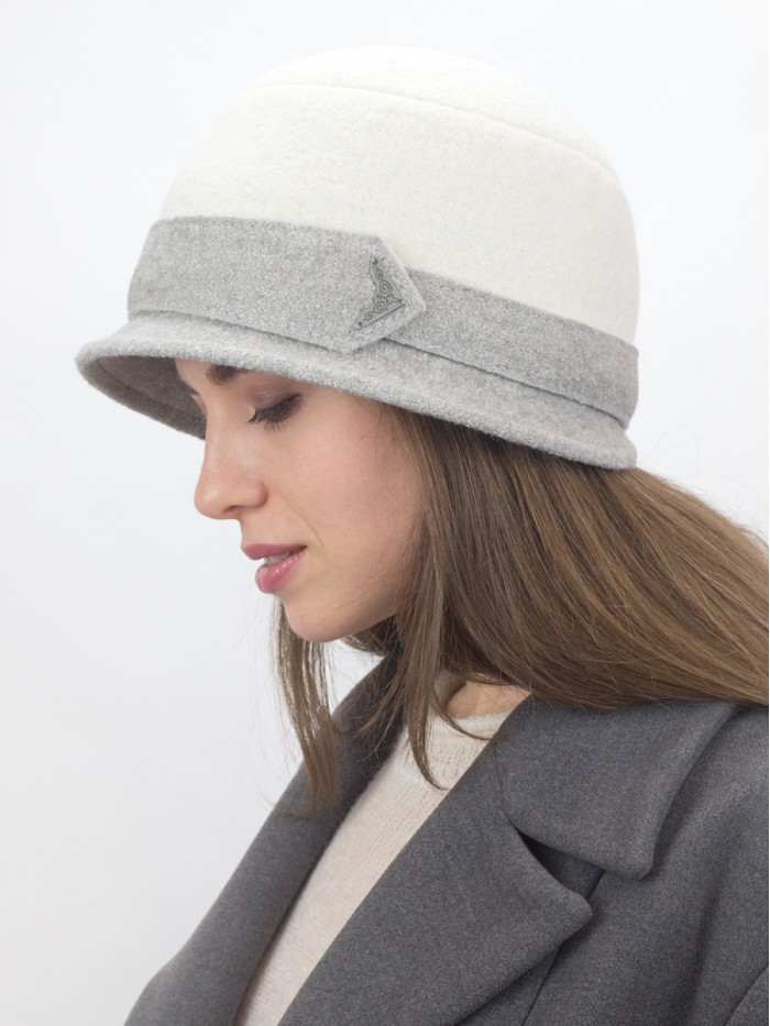 Комбинированная шляпа с элегантным декором молочного-серого цвета Д-251/2А