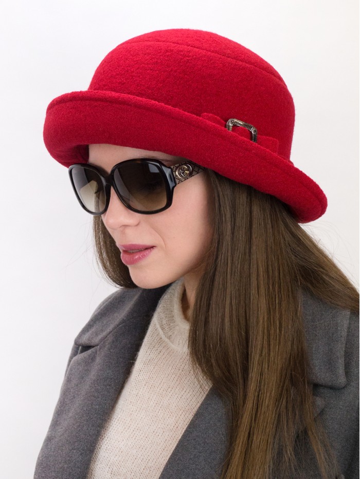 Оригинальная шляпа со стилизованным бантом цвет алый Д-254/3