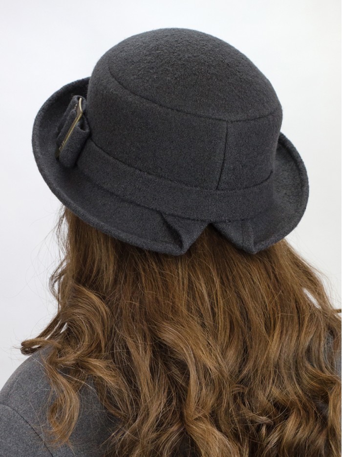Демисезонная шляпа с большими полями серо-черный Д-254/3