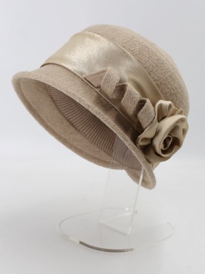 Шляпка с атласной лентой цвет бежевый Д-290