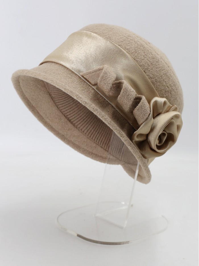 Шляпка с атласной лентой цвет бежевый Д-290