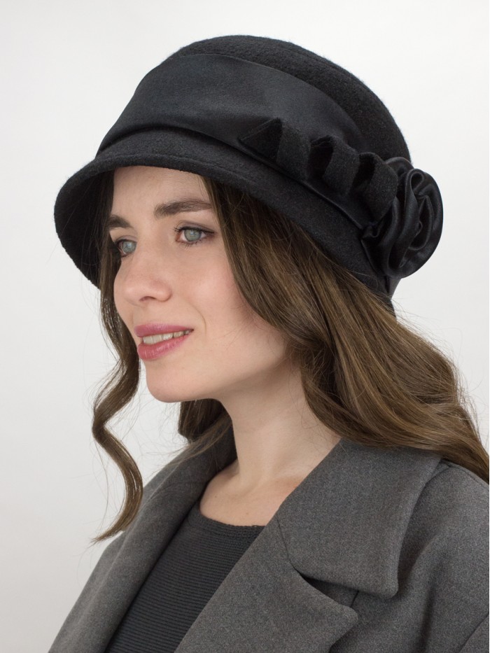 Шляпка с атласной лентой цвет черный Д-290