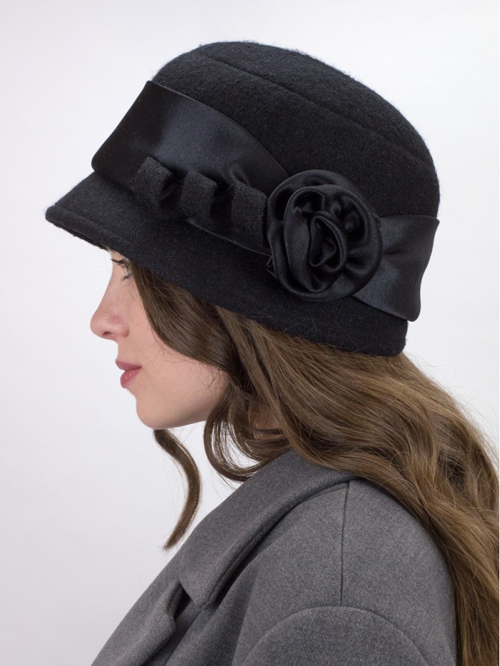 Шляпка с атласной лентой цвет черный Д-290