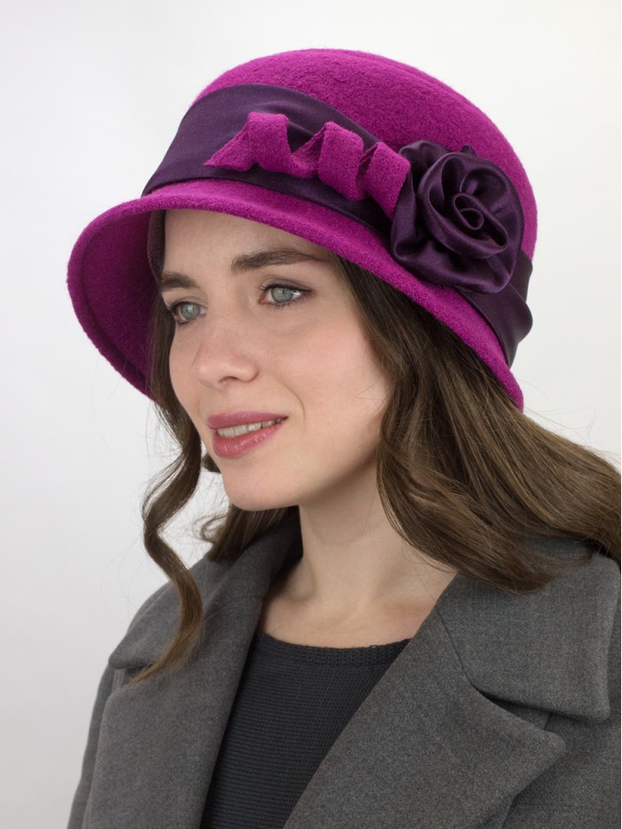 Шляпка с атласной лентой цвет ежевичный Д-290