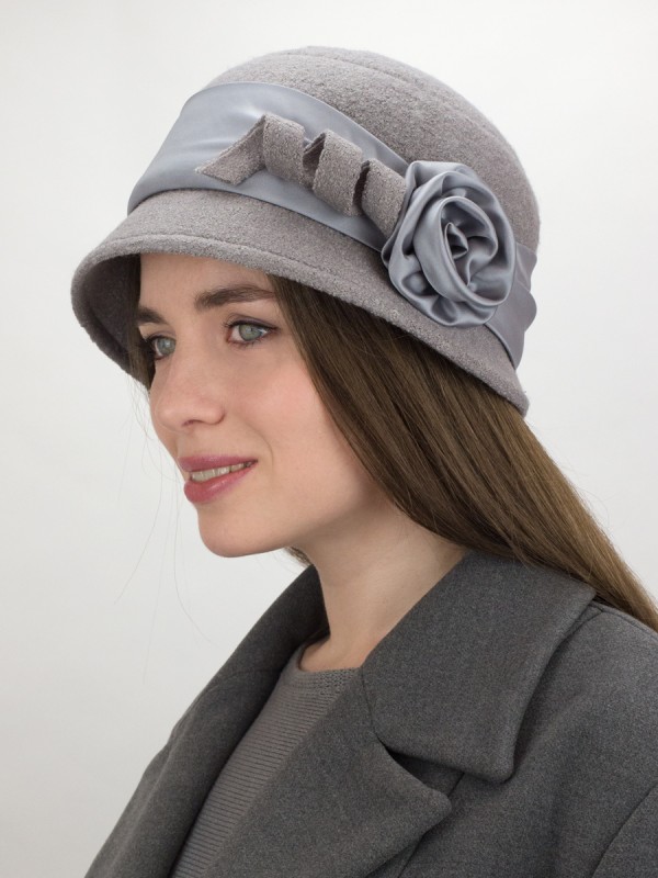 Шляпка с атласной лентой цвет светло-серый Д-290