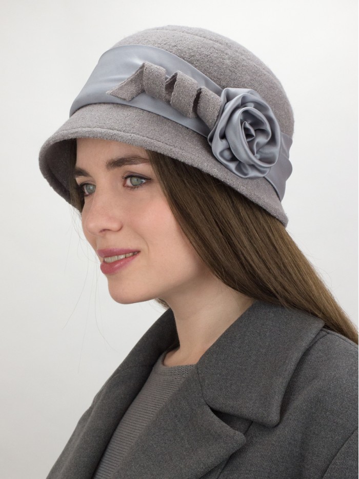 Шляпка с атласной лентой цвет светло-серый Д-290