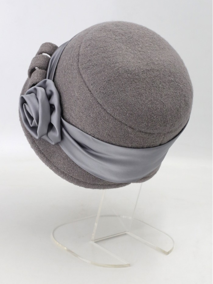 Шляпка с атласной лентой цвет светло-серый Д-290