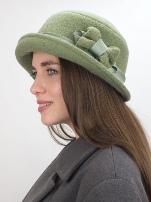 Шляпка со стилизованным бантом цвет фисташковый  Д-418