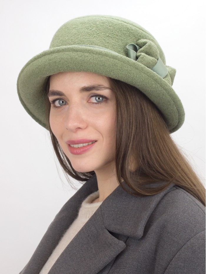 Шляпка со стилизованным бантом цвет фисташковый  Д-418