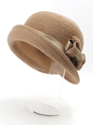 Шляпка со стилизованным бантом цвет темно-бежевый Д-418