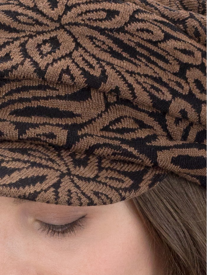 Дизайнерская кепка трикотажная цвет черный-темно-бежевый Д-427