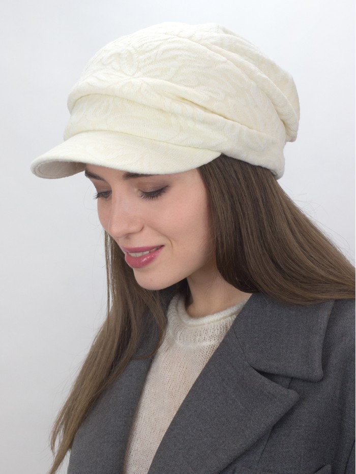 Дизайнерская кепка трикотажная цвет молочный Д-427