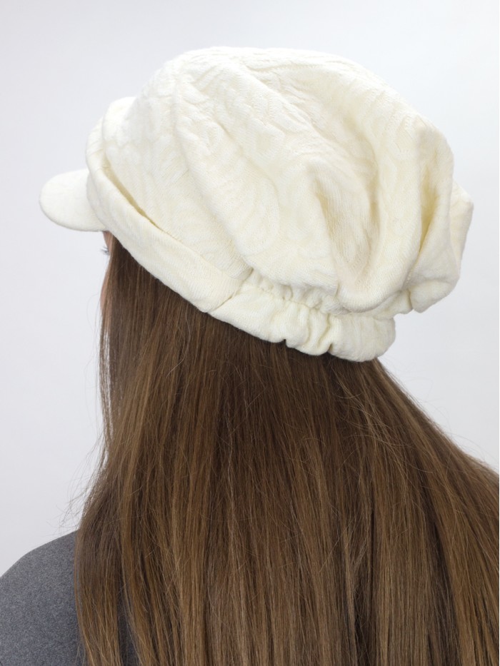 Дизайнерская кепка трикотажная цвет молочный Д-427