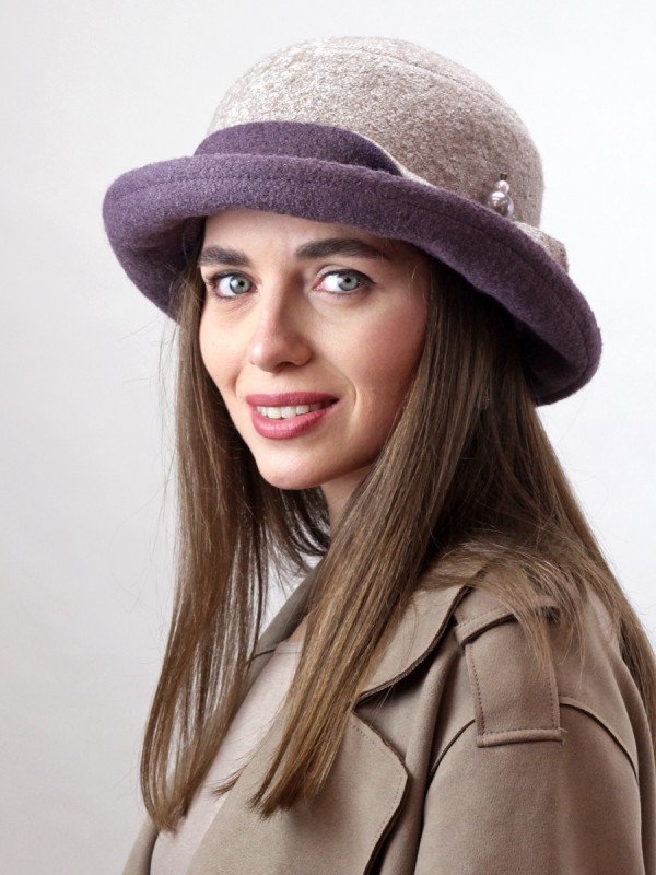 Шляпка с оригинальным декором цвет бежево-кремовый меланж-серо-фиолетовый Д-554