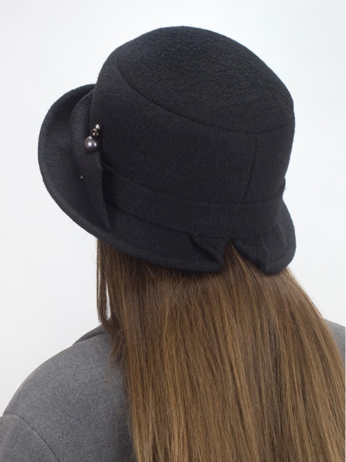 Шляпка с оригинальным декором цвет черный Д-554