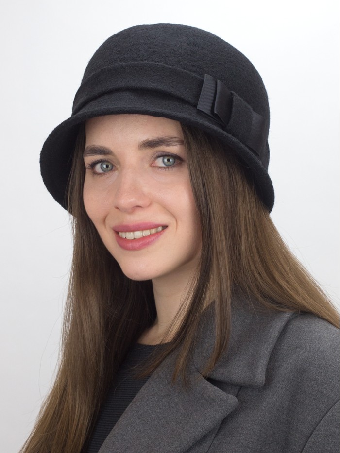 Шляпа со стилизованным бантом цвет черный Д-557/1