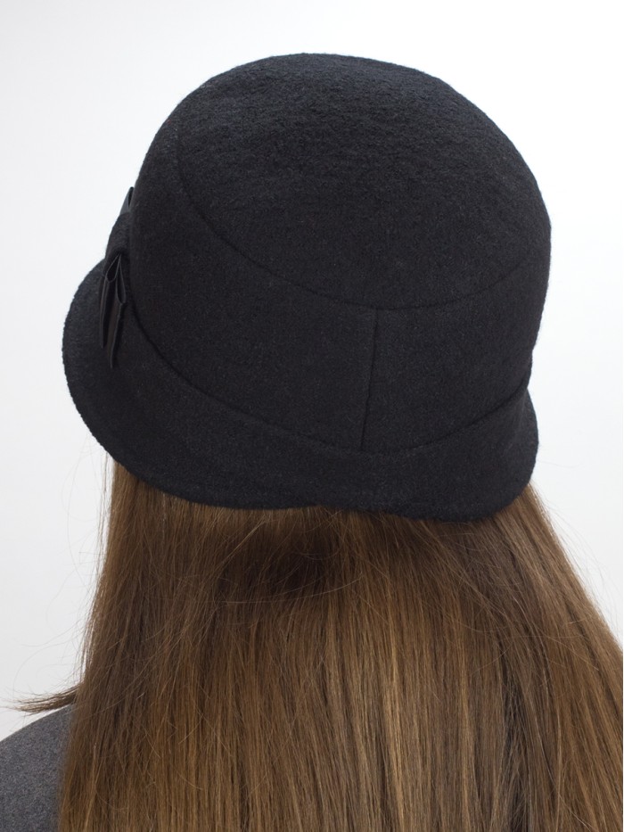 Шляпа со стилизованным бантом цвет черный Д-557/1