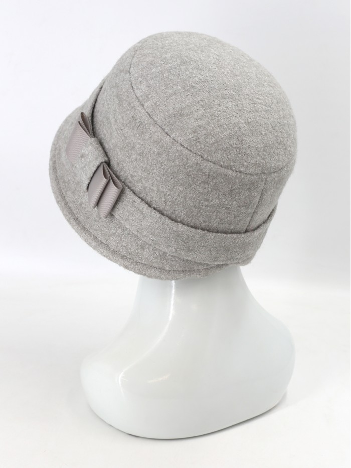 Шляпа со стилизованным бантом цвет серый-слоновая кость Д-557/1 Шляпа со стилизованным бантом цвет серый-слоновая кость Д-557/1
