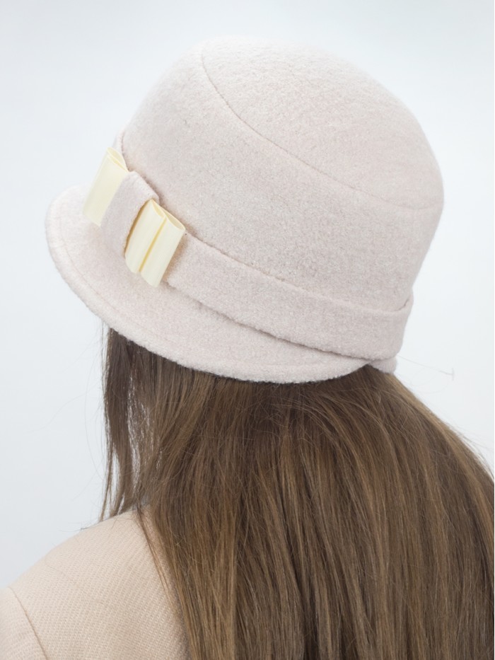 Шляпа со стилизованным бантом цвет ванильный меланж Д-557/1