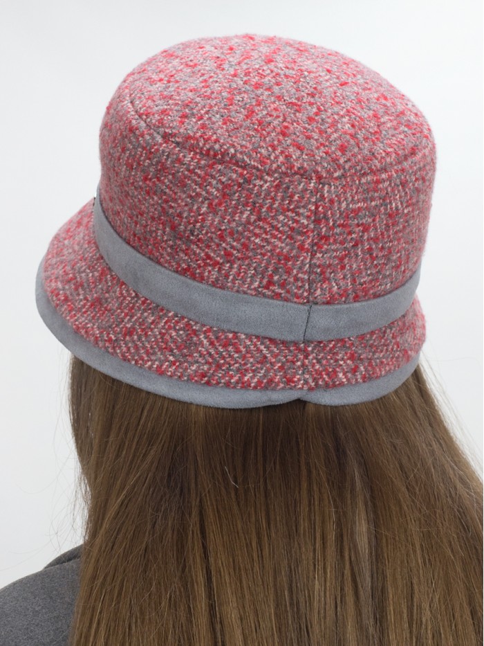 Шляпка с замшевой отделкой цвет красный-серый Д-560