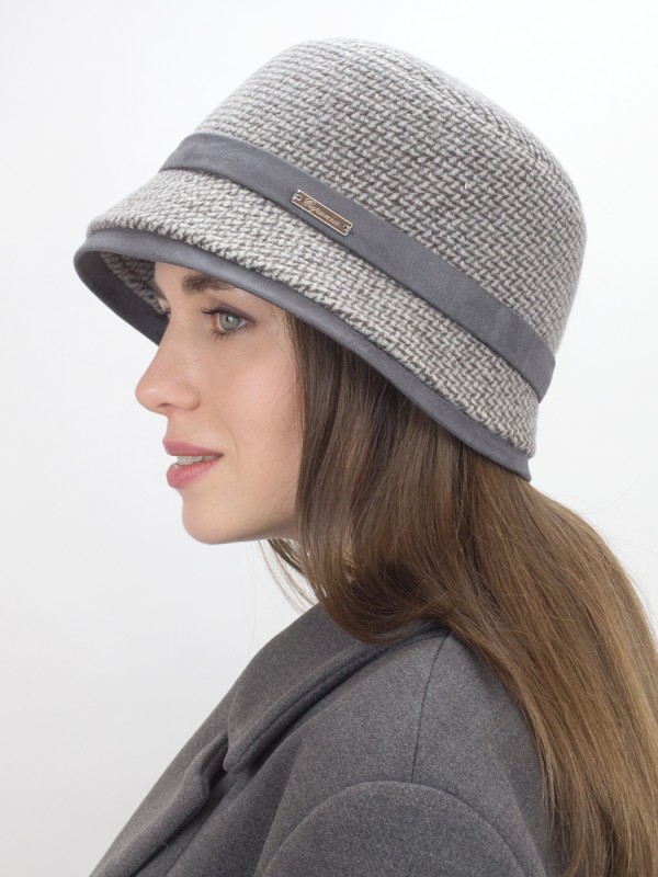 Шляпка с замшевой отделкой цвет светло-серый-коричневый Д-560