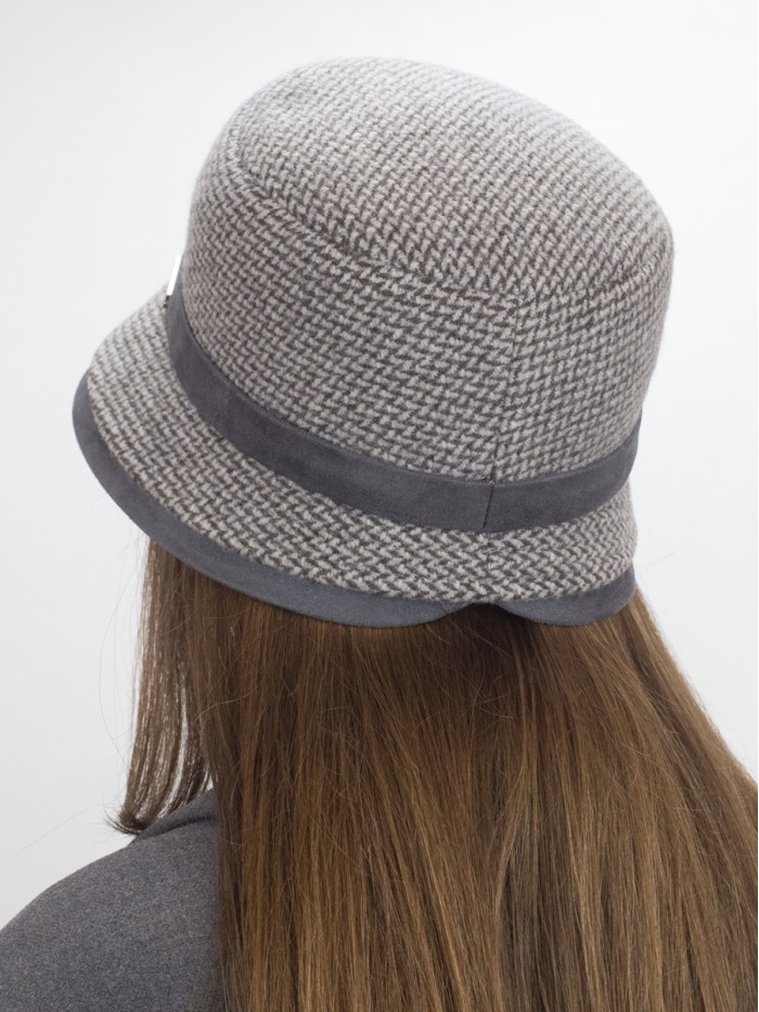 Шляпка с замшевой отделкой цвет светло-серый-коричневый Д-560