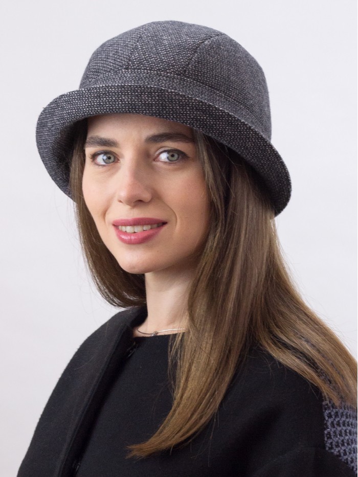 Шляпка округлой формы цвет серый-бледно-розовый Д-562/1 Шляпка округлой формы цвет серый-бледно-розовый Д-562/1