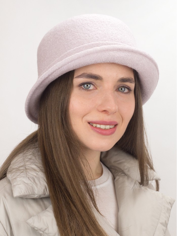 Шляпка с ассиметричный полем цвет жемчужный Д-566/2