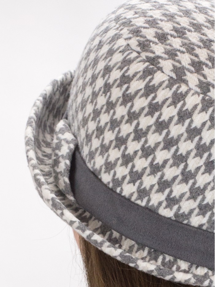 Городская шляпка цвет серый-белый Д-567