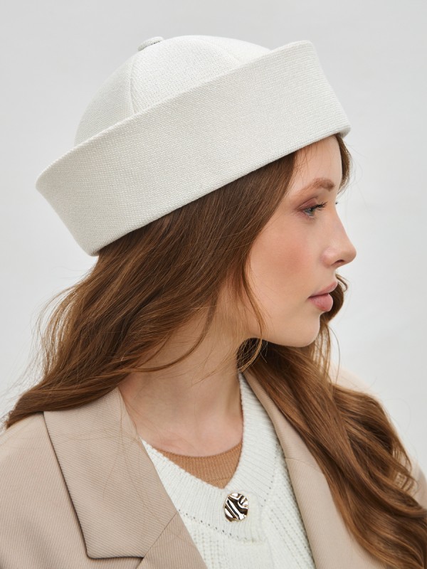 Шляпа с металлизированным эффектом цвет белый Д-569