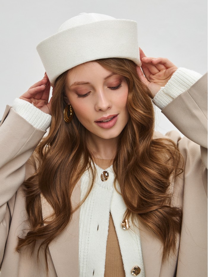 Шляпа с металлизированным эффектом цвет белый Д-569