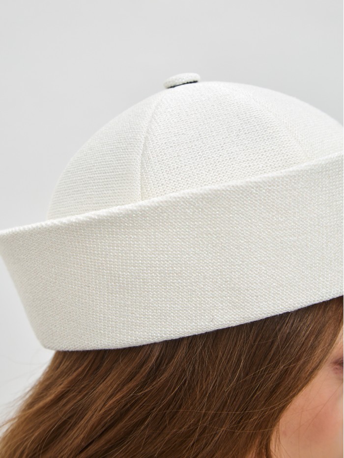 Шляпа с металлизированным эффектом цвет белый Д-569