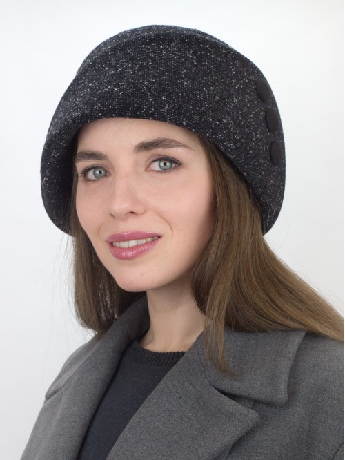 Шляпа с оригинальным полем ...