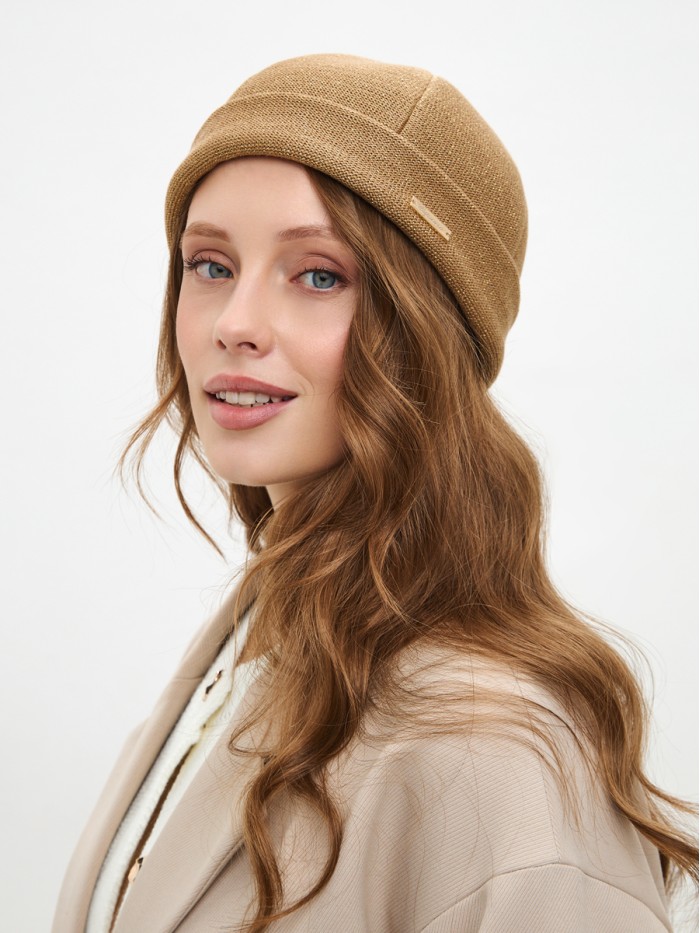 Дизайнерская шапочка "Докер" цвет золотой Д-574/1