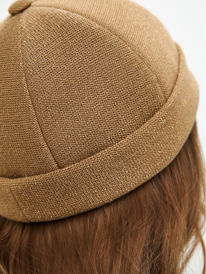 Дизайнерская шапочка "Докер" цвет золотой Д-574/1