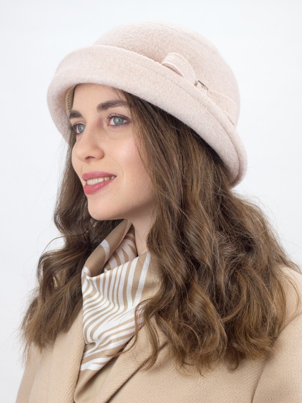 Шляпка со стилизованным бантом цвет ванильный меланж Д-618В1 Шляпка со стилизованным бантом цвет ванильный меланж Д-618В1