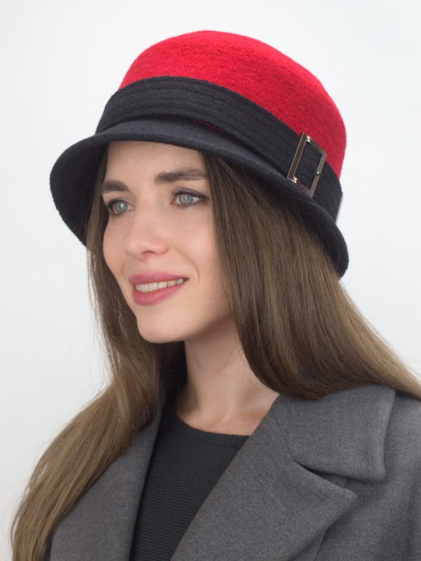 Шляпа с декоративной пряжкой цвет алый-черный Д-652/5