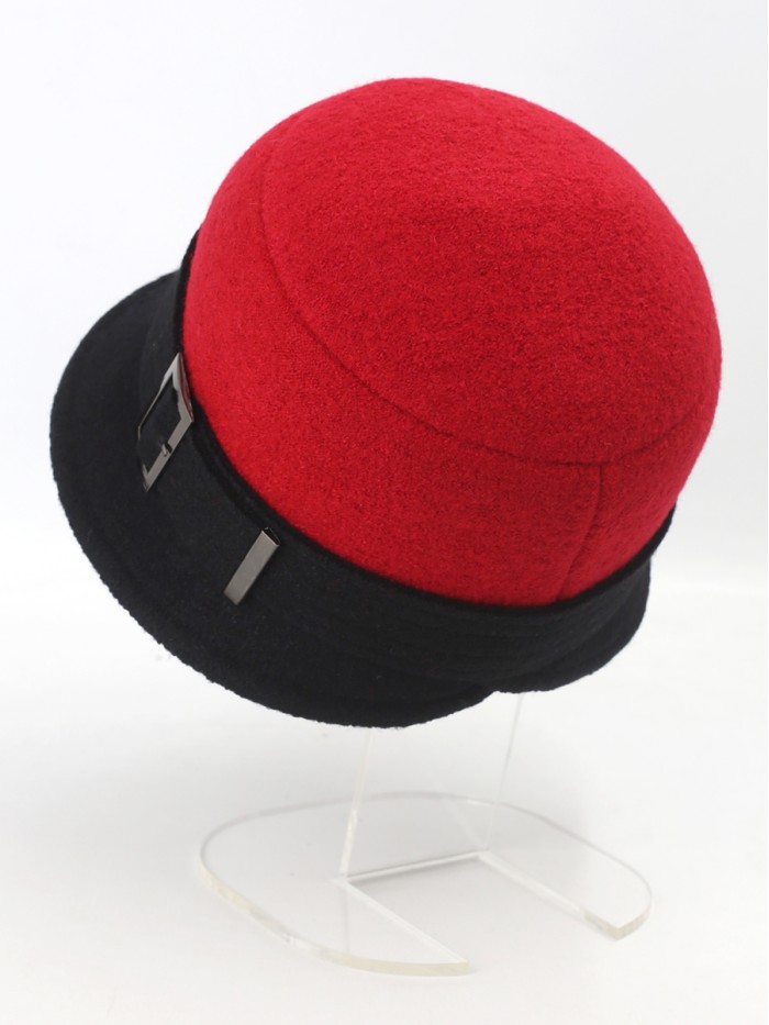 Шляпа с декоративной пряжкой цвет алый-черный Д-652/5