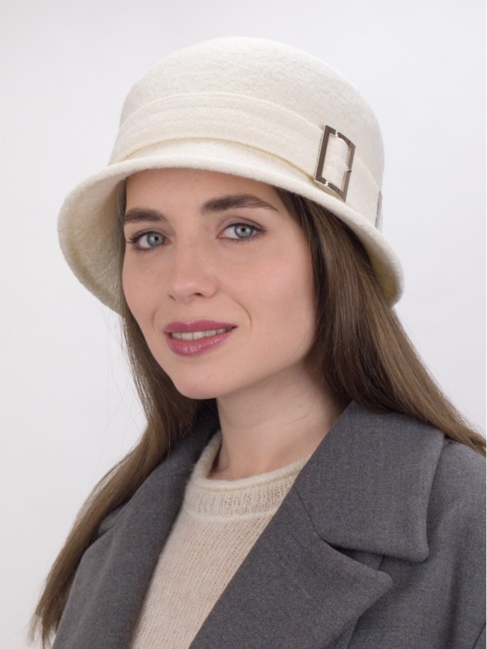 Шляпа с декоративной пряжкой цвет молочный Д-652/5