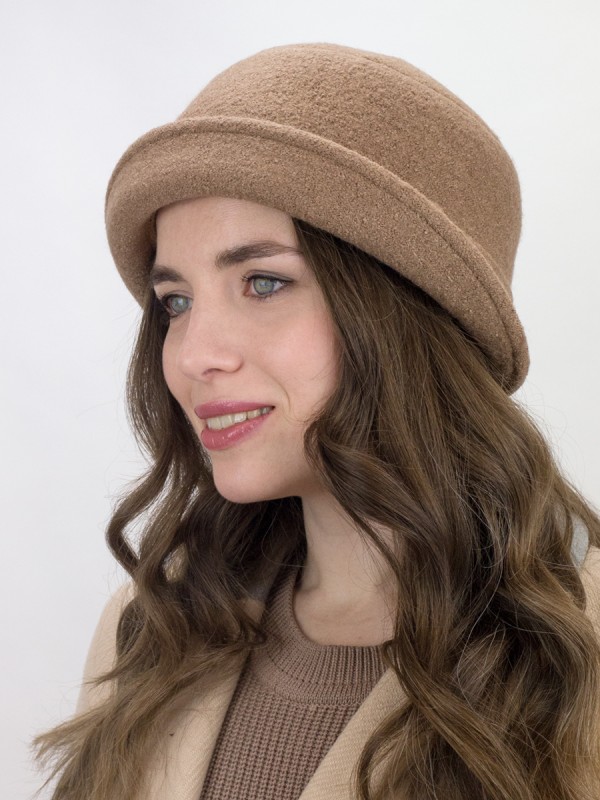 Шляпка с элегантным декором цвет темно-бежевый Д-653А