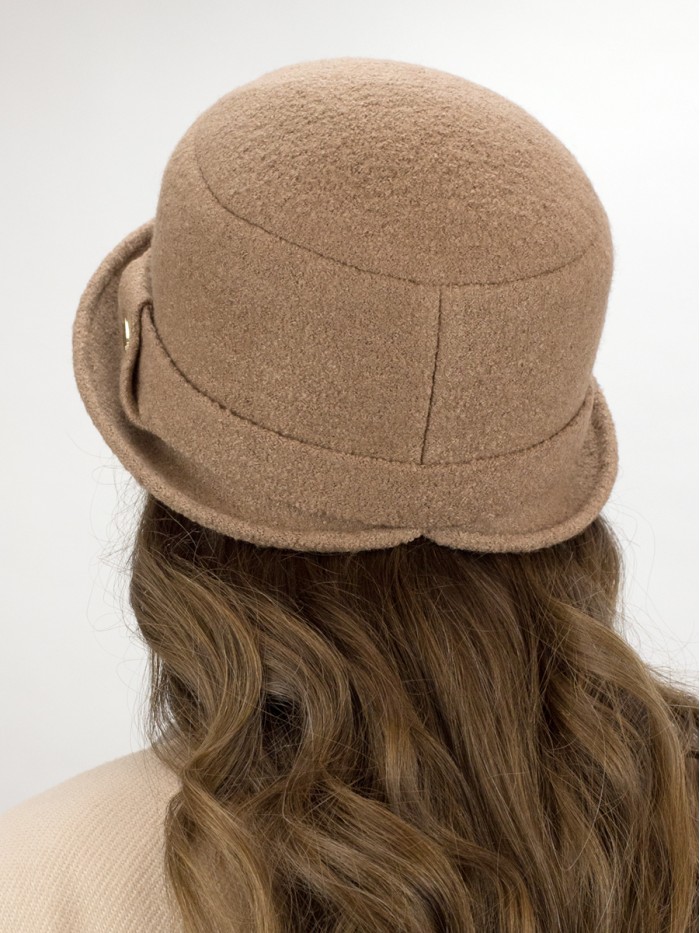 Шляпка с элегантным декором цвет темно-бежевый Д-653А