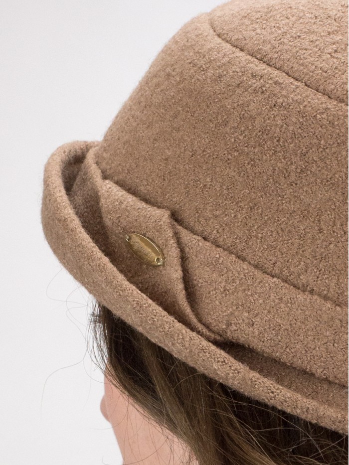 Шляпка с элегантным декором цвет темно-бежевый Д-653А