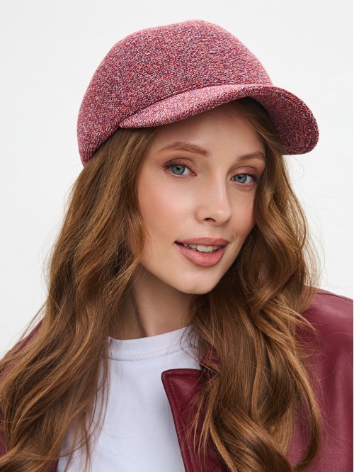 Бейсболка с оригинальной т...