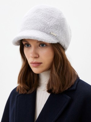 Женственная бейсболка из эко-меха светло-серого цвета Д-839УФ