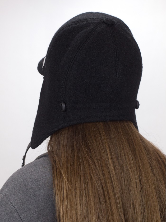 Демисезонная бейсболка с длинными ушками черного цвета Д-840/1Л