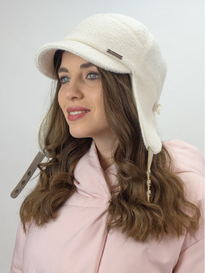 Демисезонная бейсболка с длинными ушками молочного цвета Д-840/1Л