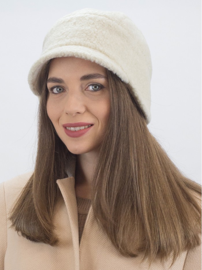 Шапка из искусственного меха цвет молочный Д-848