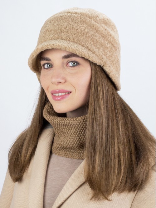 Комплект со снудом из искус... Комплект со снудом из искус...